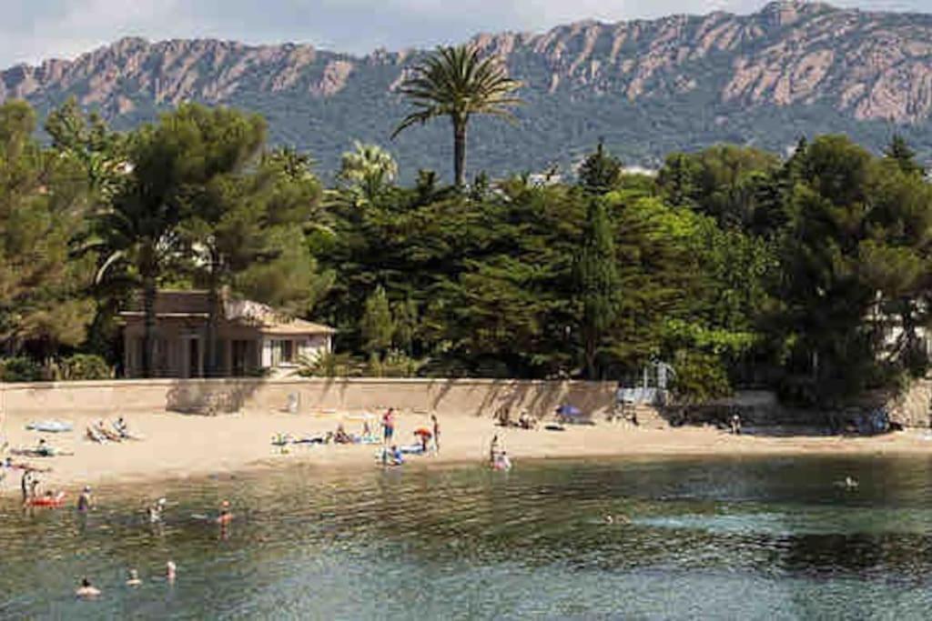 Boreal 4 Pax Bord De Mer Apartment Saint-Raphael  Bagian luar foto